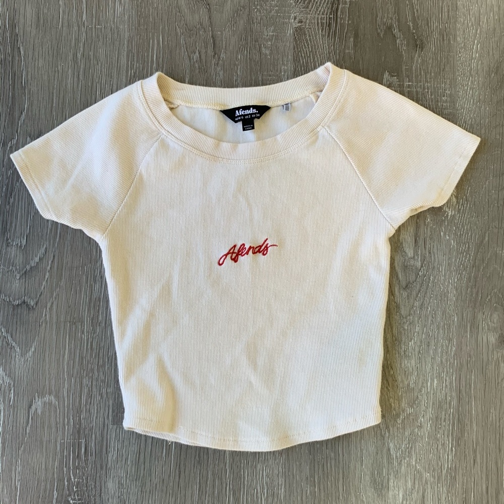 princess Polly cream baby tee by Afends